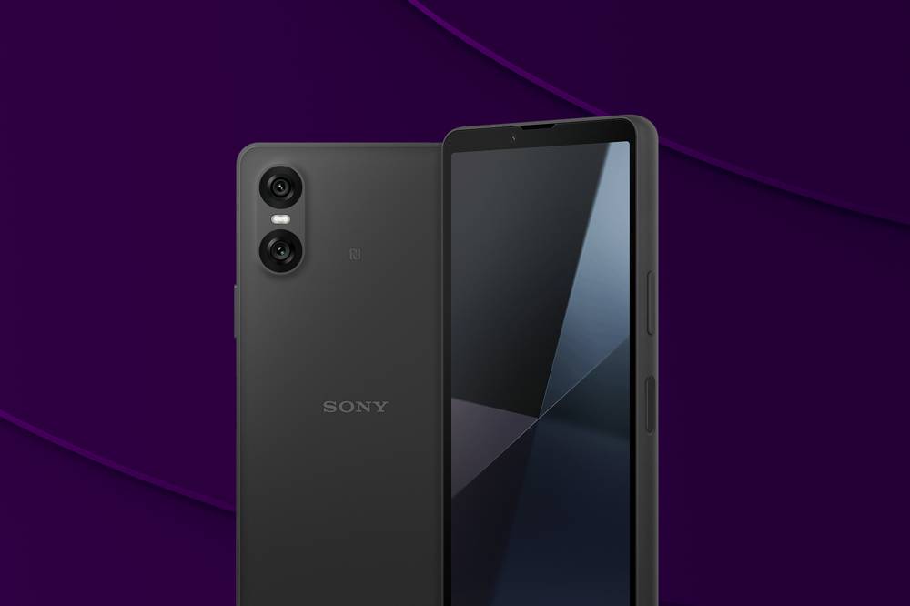 Sony Xperia 10 VI i färgen svart, på mörklila bakgrund.